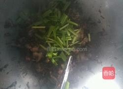 梅菜炒肉的做法图解3
