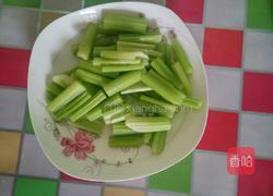 香干炒芹菜的做法图解2