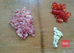 肉末芹菜的做法图解2