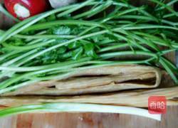 红油芹菜腐竹的做法图解1