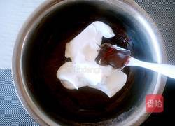 巧克力水果奶油蛋糕卷的做法图解12