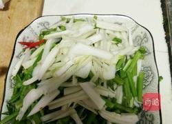 辣炒白菜烩芹菜的做法图解2