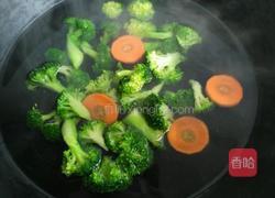 西兰花白米圣诞树的做法图解1