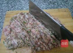 香菇白菜猪肉饺子馅的做法图解4