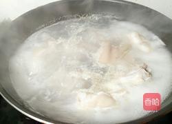 一锅两菜 八叔香辣烤猪蹄 和水晶皮炖的做法图解5