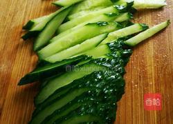 鸡蛋炒黄瓜的做法图解2