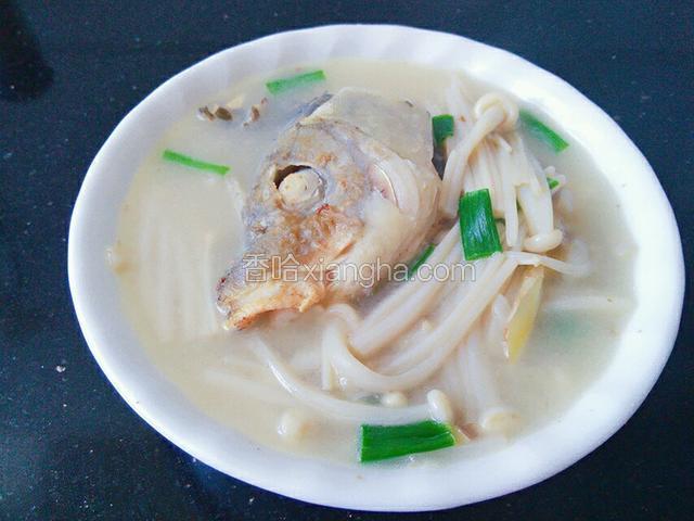 金针菇鱼头汤