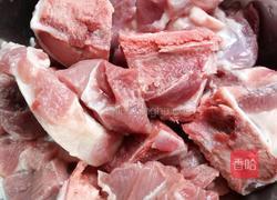 西洋参炖骨头的做法图解1