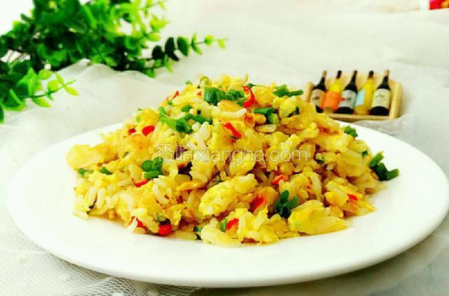 葱香蛋炒饭