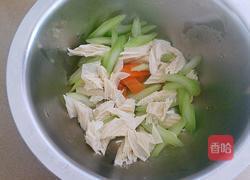 爽口芹菜拌腐竹的做法图解5