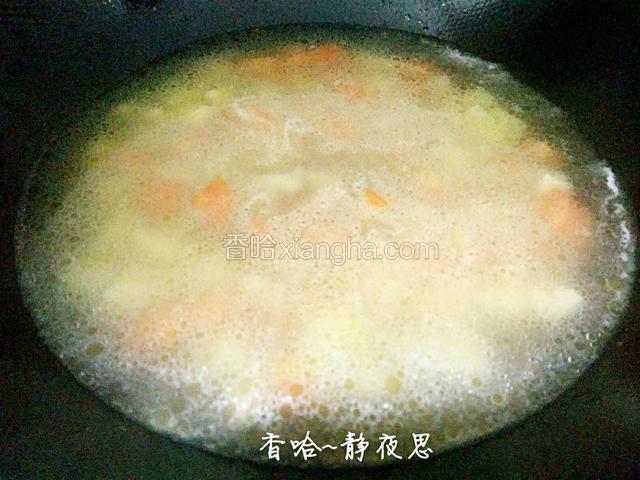 再放入适量清水，煮十分钟左右即可