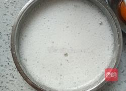 第一次失败的6寸戚风一蛋糕的做法图解4