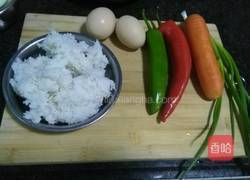三色鸡蛋炒饭的做法图解2