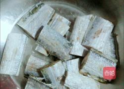 糖醋带鱼的做法图解2