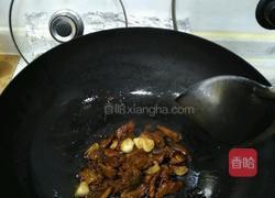 藕片炒肉配尖椒的做法图解4