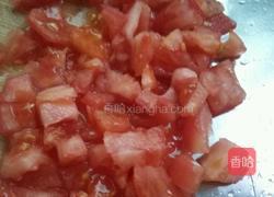 西红柿菌菇豆苗汤的做法图解1