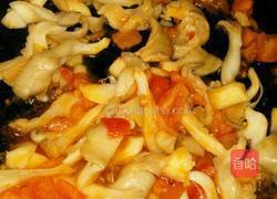 西红柿菌菇豆苗汤的做法图解5