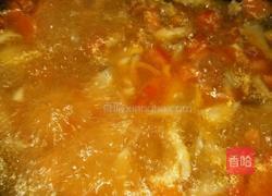 西红柿菌菇豆苗汤的做法图解7