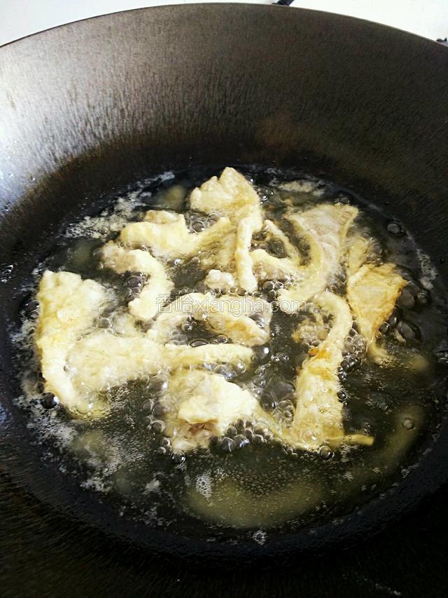 马上放进油锅炸