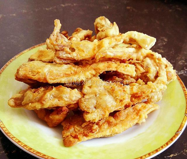 十分酥脆，真的能吃出肉味来哩