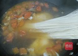 西红柿鸡蛋挂面汤的做法图解5