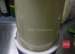 梨汁米粥的做法图解1