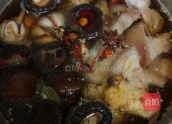 卤猪脚的做法图解2