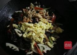 木耳虾仁炒时蔬的做法图解6