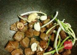 红萝卜啤酒闷牛肉的做法图解8