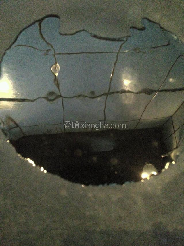 锅添油小火烧开。