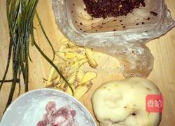 盐菜土豆汤的做法图解1