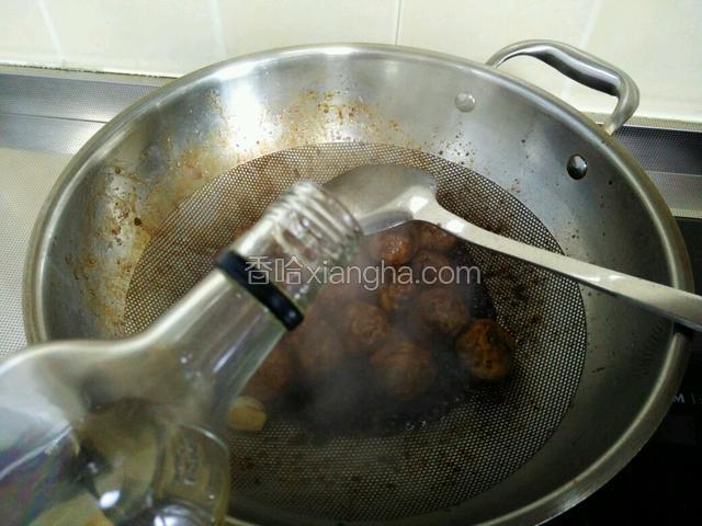 加入适量的料酒。