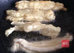 油条的做法图解5