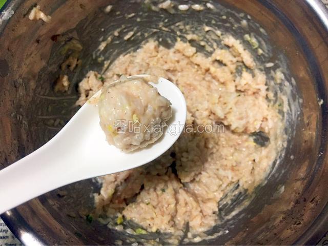 然后用汤匙刮下来