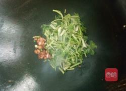 芹菜炒豆腐干的做法图解5