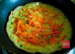 胡萝卜丝鸡蛋饼的做法图解6