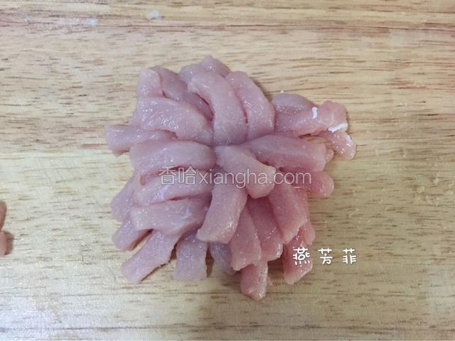 竖切条。条状跟筷子粗的一头粗细一般。