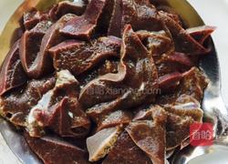 姜葱爆炒猪肝的做法图解1