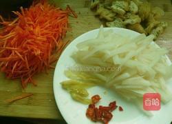 酸萝卜炒豆芽的做法图解2