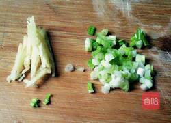 菠菜瘦肉粥的做法图解2