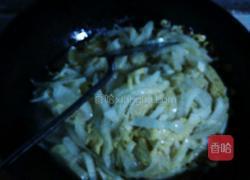 酸菜炖白肉的做法图解7