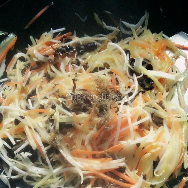 翻炒均匀，盛出待用