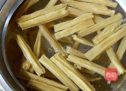 腐竹肉末蒸粉丝的做法图解2