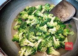 腊肠西兰花的做法图解2