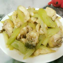 芹菜炒脆鲩鸡肉