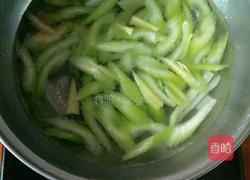 芹菜炒脆鲩鸡肉的做法图解4