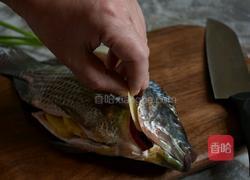 蒸罗非鱼的做法图解3