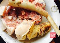 猪尾骨煲赤豆的做法图解1