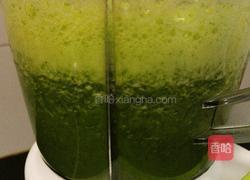 芹菜汁手擀面的做法图解2