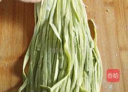 芹菜汁手擀面的做法图解11